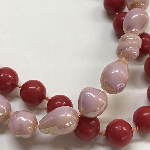 Vintage Set of 2 19" Strand String Necklace Pink Shell Look and Red - Picture 5 of 8